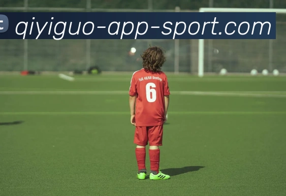 王霜未获奖引发争议女足亚冠成就应受到更多重视