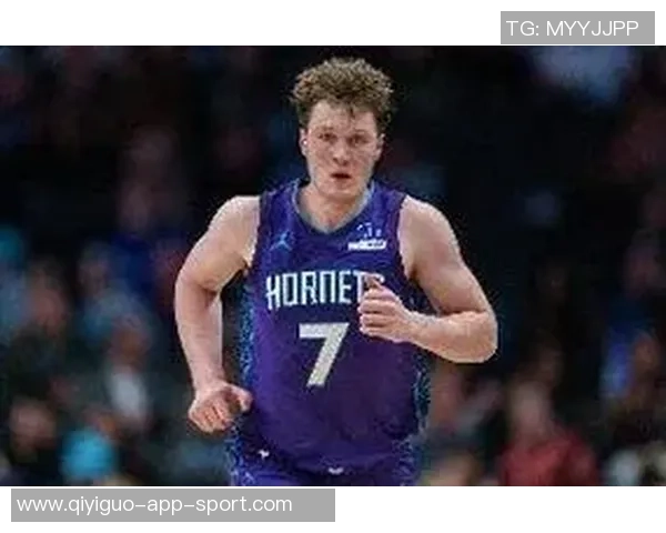 克尼佩尔表现出色助力球队胜利12投7中三分命中率高达55